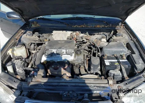 2001 Toyota Camry Le/Xle z USA, uszkodzony, nr VIN 4T1BF22K01U129251